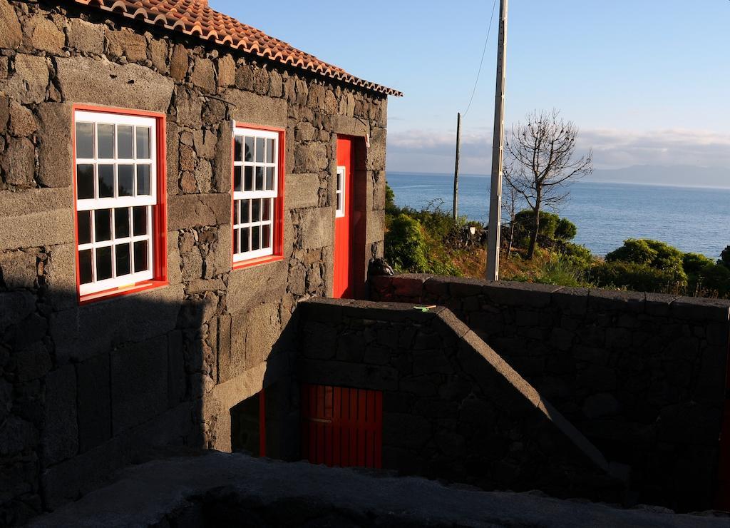 Casas Das Portas Do Mar E Das Portas Do Sol São Roque do Pico Rom bilde